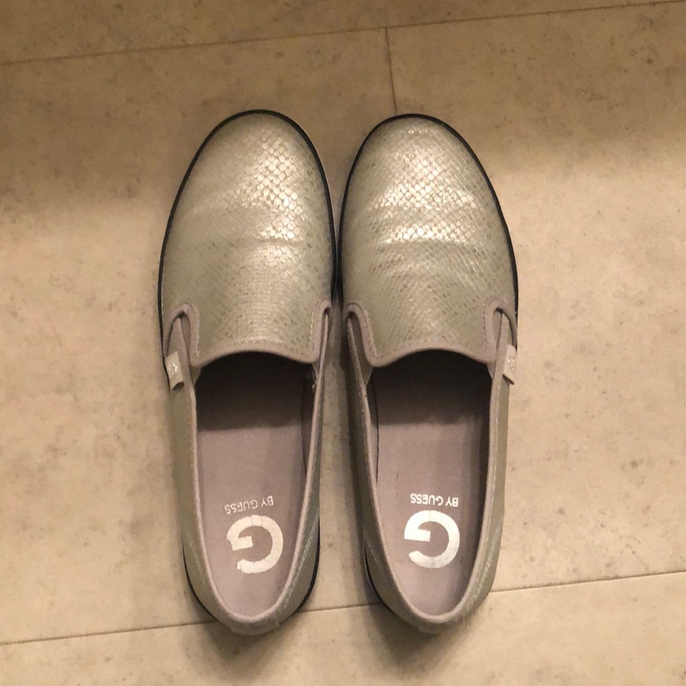 Guess slip on